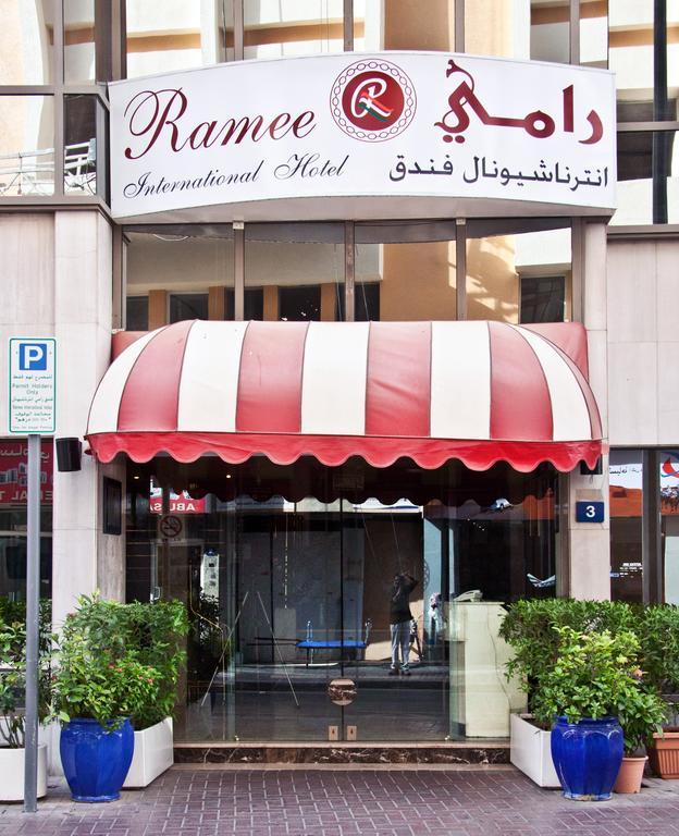 Ramee International Hotel Дубай Экстерьер фото